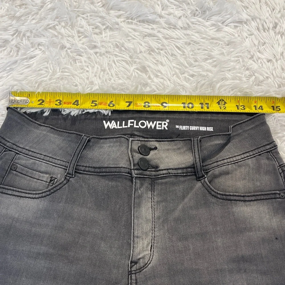 Wallflower Skinny FLIRTY CURVY HIGH RISE  Women's Charcoal High-Rise Jeans 9
